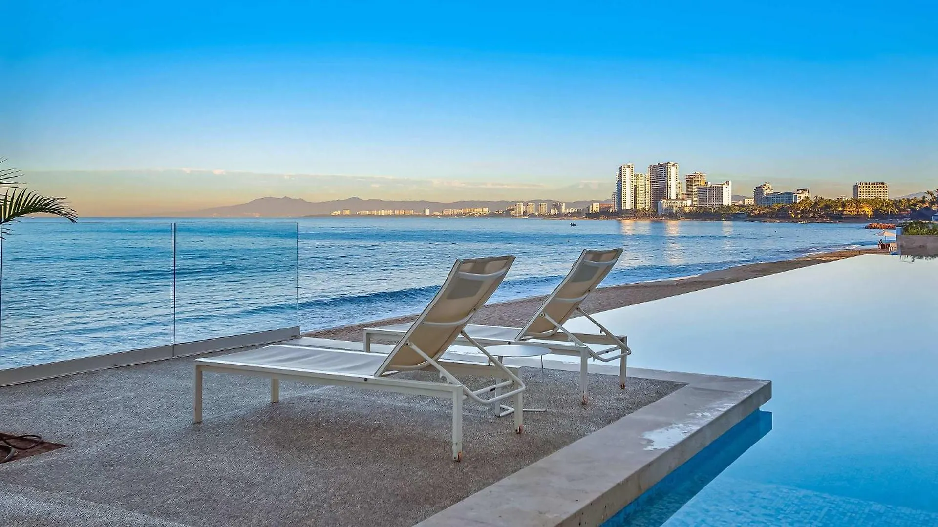 Апартаменты Panoramic Hot Tub Oceanview Luxury 4Br Penthouse Пуэрто-Вальярта