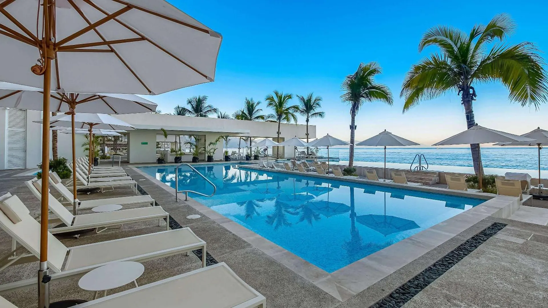Апартаменты Panoramic Hot Tub Oceanview Luxury 4Br Penthouse Пуэрто-Вальярта