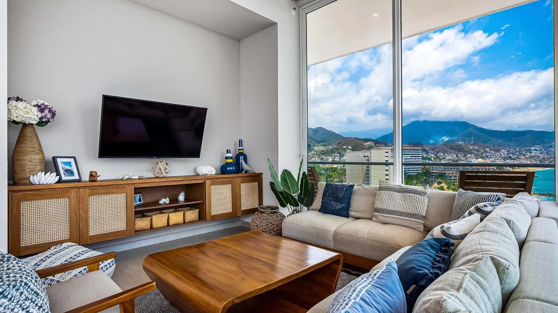 Апартаменты Panoramic Hot Tub Oceanview Luxury 4Br Penthouse Пуэрто-Вальярта
